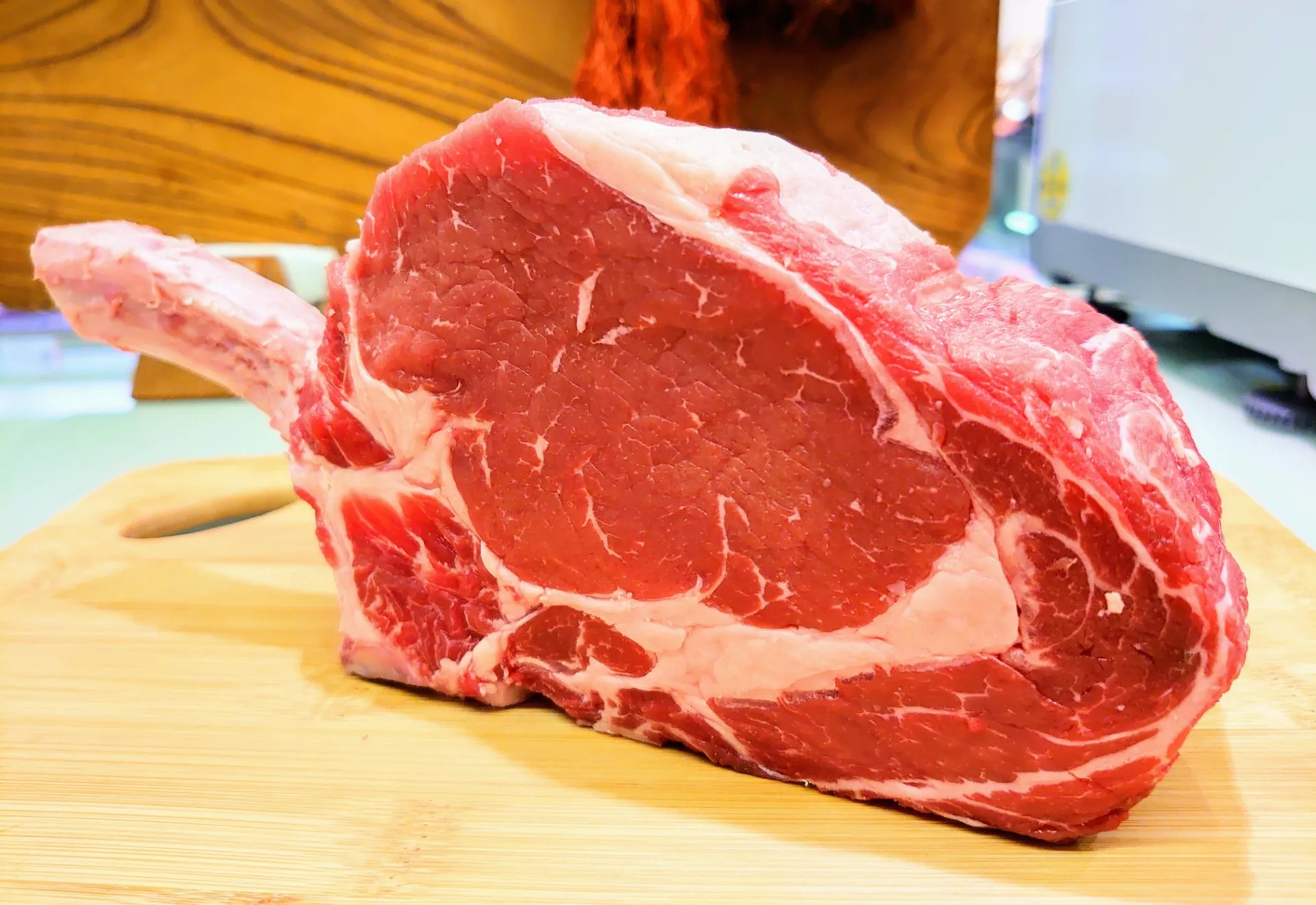 世田谷のオンライン肉屋なのでホームページをご覧になってください。輸入牛の良さがわかります。