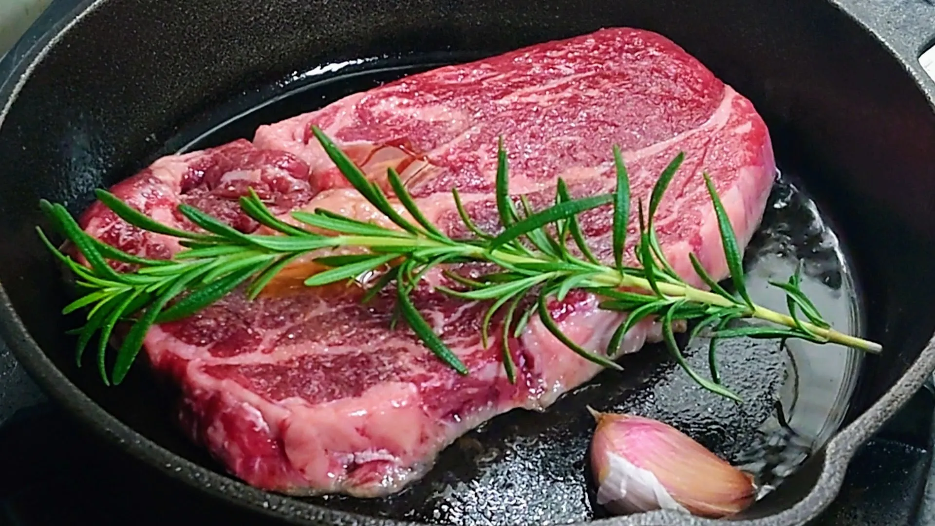 世田谷からお届け！輸入牛専門肉屋です。ステーキ、BBQ等に特化！