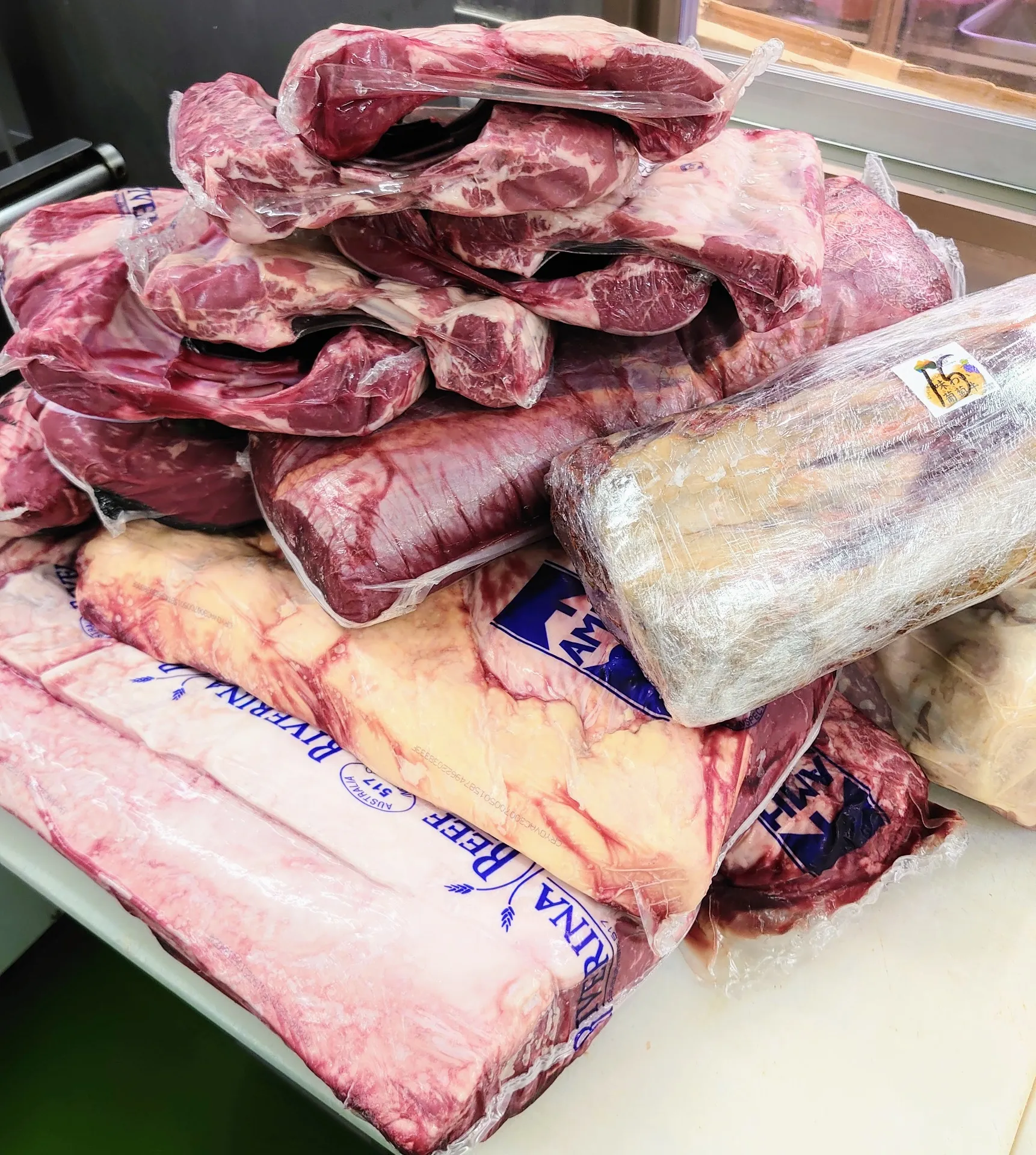 世田谷の美味しい輸入牛専門肉屋がオンラインとリヤカーで販売しています。